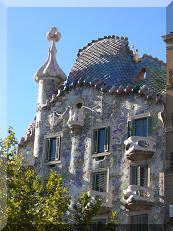 ガウディ建築物